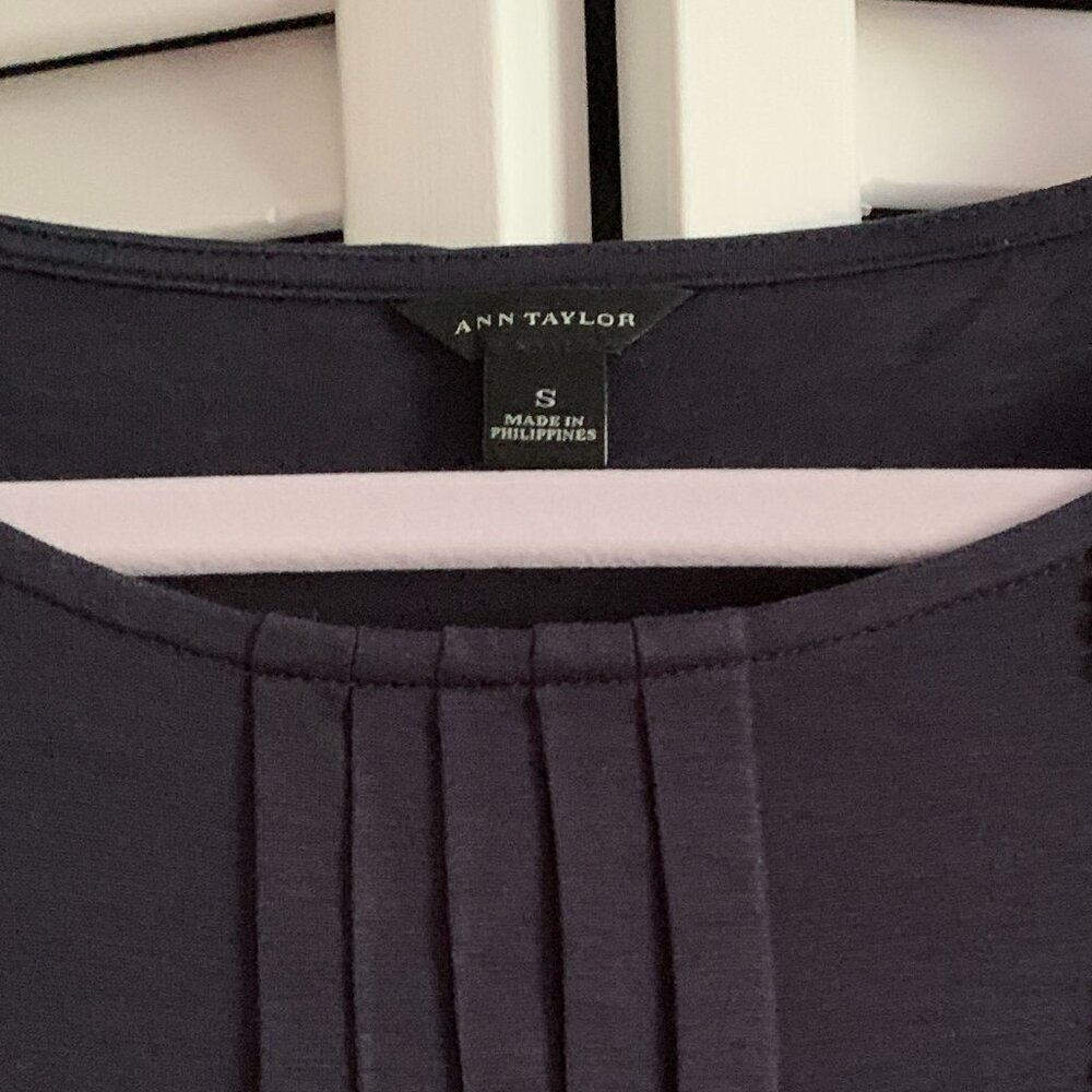 Ann Taylor Dark Blue T-Shirt Top Blouse Shirt w/Black Lace Size Small - Picture 3 of 8